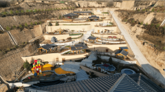 �q�有�����y泉、揽月泉�{�特色��池；集室内从题汤